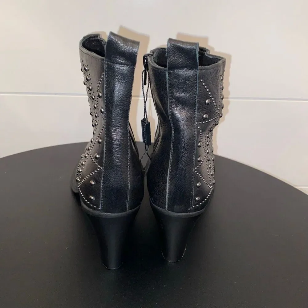 Emanuele Crasto Booties Sz 8 Black Leather Studded Pointed Toe Block Heel Ankle